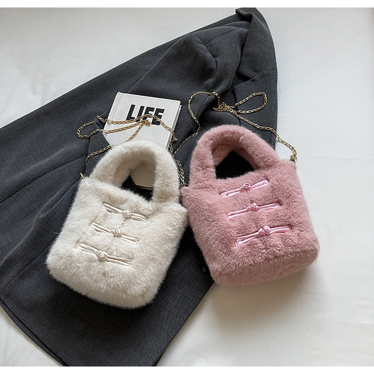 New Chinese style furry small for women 2024 new fashionable hand-held bucket autumn plush chain crossbody bag_voghion.com