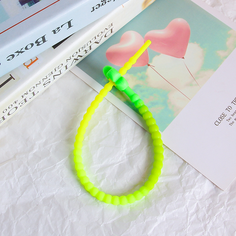 25cm colorido pequeña flor de silicona cuerda DIY joyería llavero accesorios auto-bloqueo cordón Correa cordón corbata