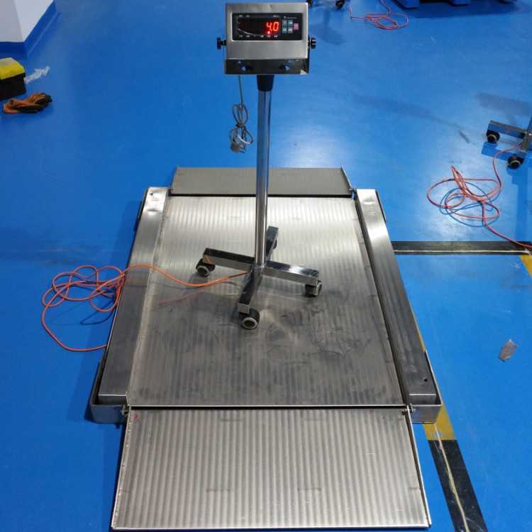 河北工厂销售300kg500kg1000kg不锈钢电子地磅超低台面双斜坡地磅