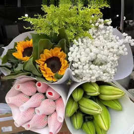 鲜花带花苞百合玫瑰向日葵康乃馨勿忘我春花云南鲜花基地直发厂批