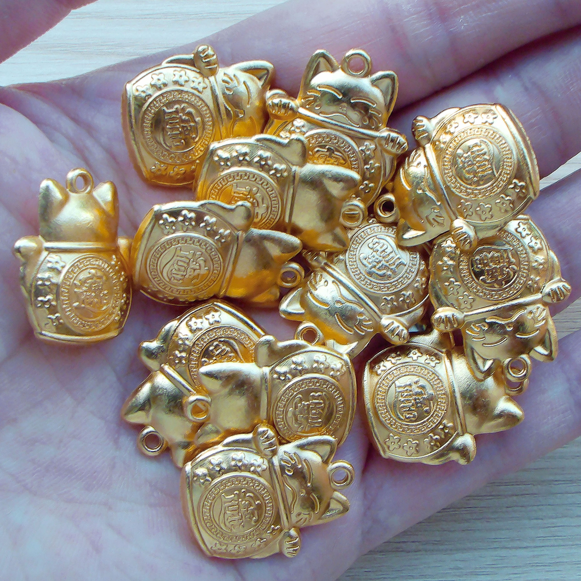 热卖镀金diy招财猫汽车钥匙扣挂件手链吊坠包包挂饰招财猫批发