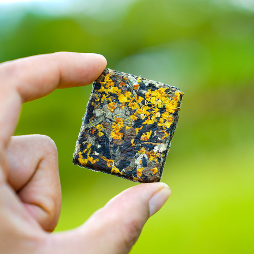 Tea bags independently packaged chrysanthemum tea, Yunnan aged tangerine peel white tea, 12-flavor Pu-erh tea, small square cracker biscuits, tea for distribution