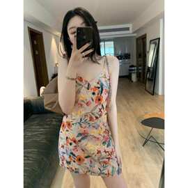 复古碎花吊带连衣裙女夏季新款低胸系带A字裙韩版收身显瘦短裙女