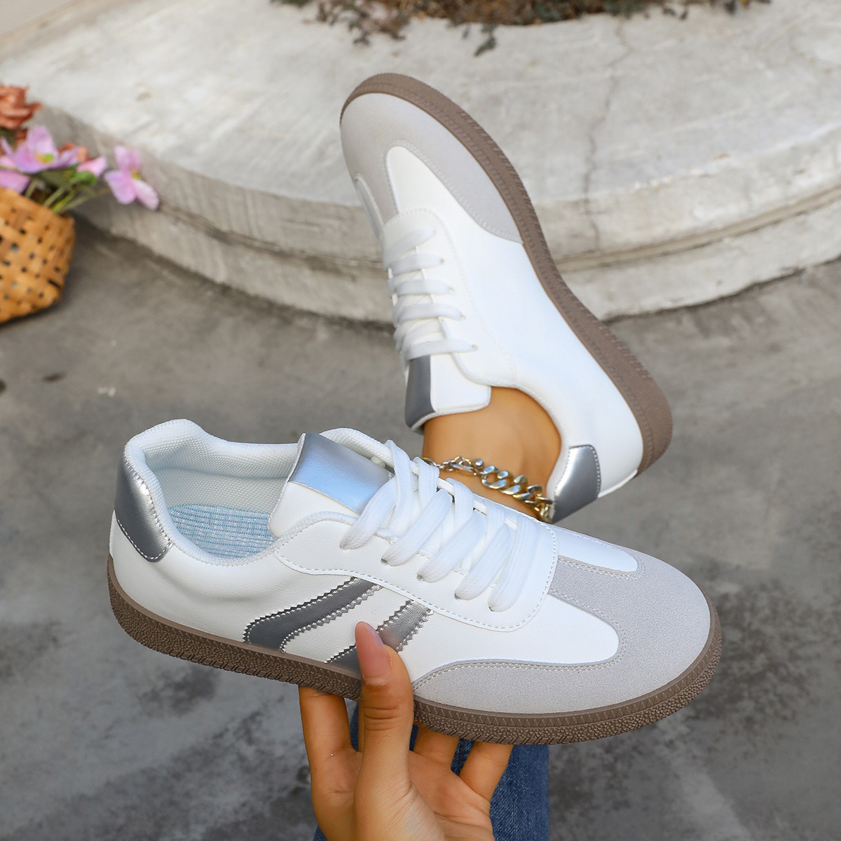 2026 comercio exterior transfronterizo zapatos casuales europeos y estadounidenses zapatos de entrenamiento alemanes zapatos de skate de color pequeño zapatos blancos mujeres spot transfronterizo