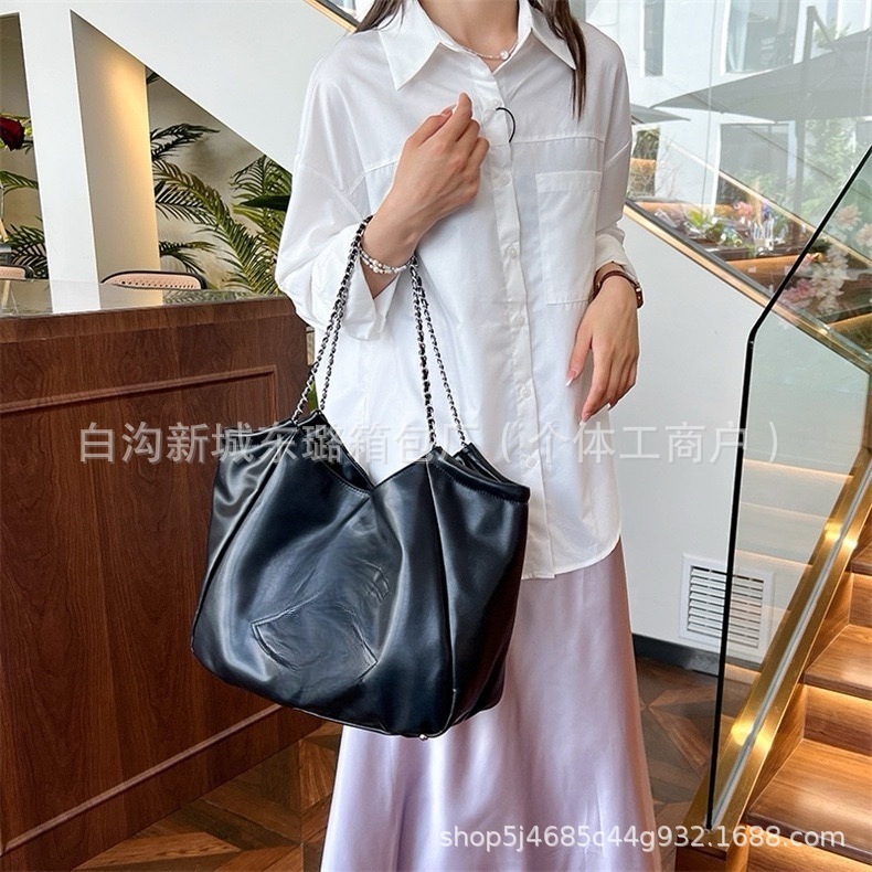 2025跨境购物袋香家新款手提妈咪包腋下云朵包单肩斜挎包批发代发|undefined