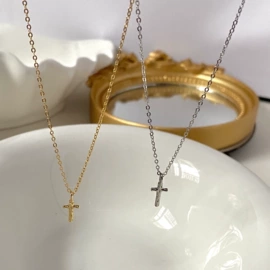 项链;耳钉;手链