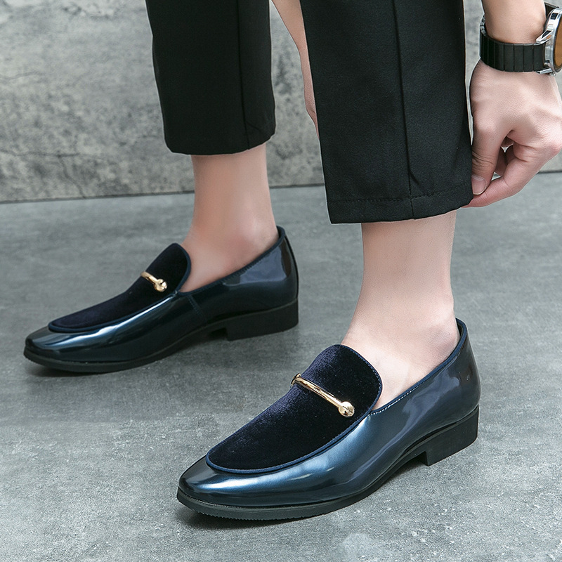 Cross-border tallas grandes zapatos de música para hombres talla 46 nuevos zapatos de cuero de primavera y otoño zapatos de guisantes zapatos de hombre europeos y americanos zapatos de cuero casuales de charol