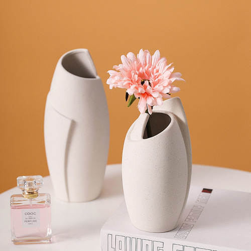 Nordic ins style high-looking small vase simple white ceramic ornaments living room European flower ornaments high-end