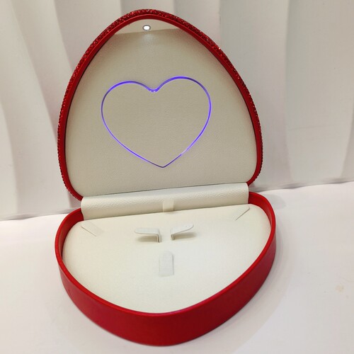 New Diamond-Embedded Ring Box LED Necklace Box