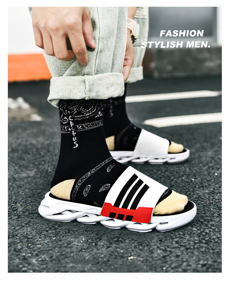 Sandalen und Hausschuhe für Herren, im Freien, koreanische Version, Persönlichkeit, Trend, Internet-Prominenz, Jungen, große Größe, rutschfest, zum Baden, dicker Boden, Strand_voghion.com