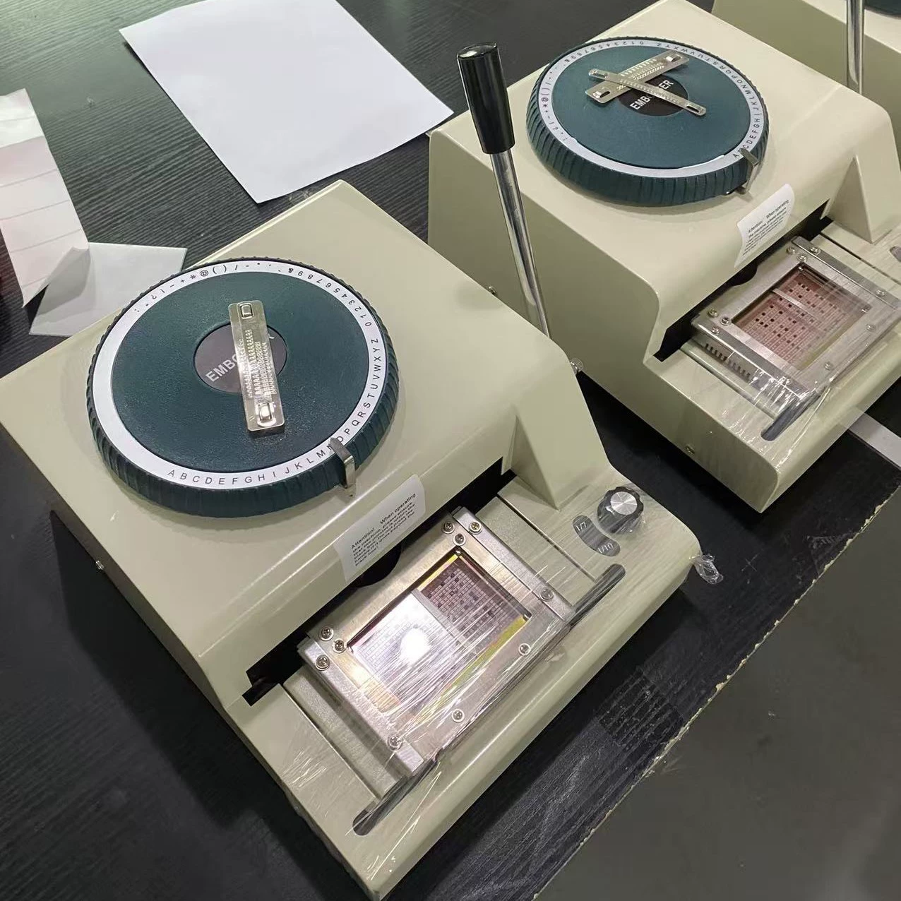 Солдат армейский бренд ожерелье гравер алюминиевая надпись вывеска металлическая медная марка выпуклый код машина для набора кода собаки