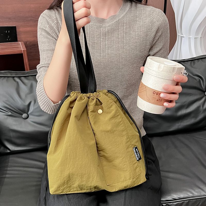 Insulated Lunch Box Bag, Portable, Stylish, Large Capacity, for Commuting, Work, and Carrying Meals, Small Tote Bag, Handbag Insulated Lunch Box Bag, Portable, Stylish, Large Capacity, for Commuting, Work, and Carrying Meals, Small Tote Bag, Handbag