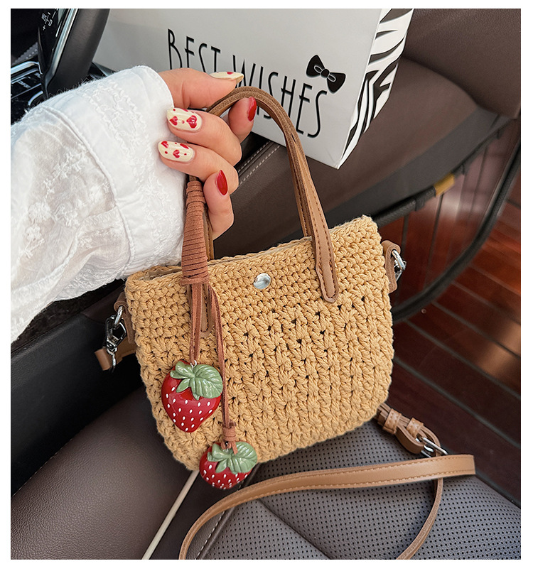 Hand-woven straw bag for women's summer 2025 new style super popular crossbody bag Korean version beach vacation mobile phone bag full figure