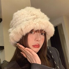 ぬいぐるみの漁師帽の女性秋冬の韓国版は顔の小さいウサギの毛の帽子が厚くて暖かい耳のニットの毛糸の帽子が湿っています。