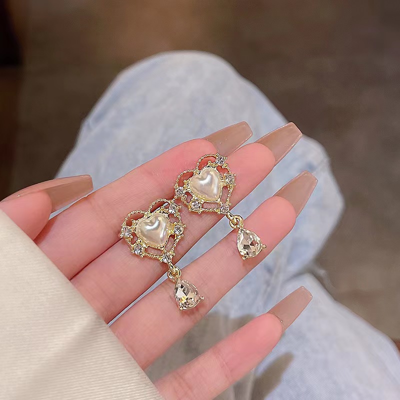 Retro Pearl Heart Earings
