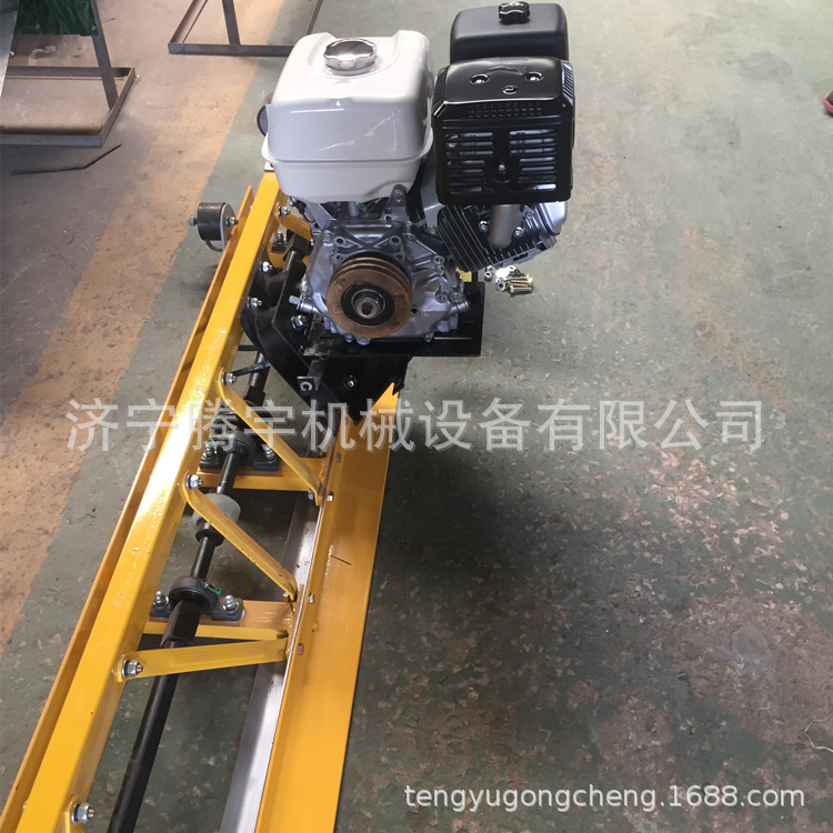 厂家批发可拆卸组装5米混凝土框架式整平机 混凝土路面提浆振动梁