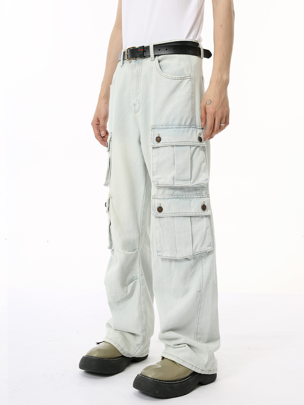 MTLCLOTHES Hombres| 2024 otoño nuevo color claro lavado con agua de bolsillo vaquero herramientas de piernas de cocina