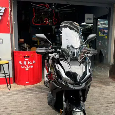 Motorcycle front windshield: and Heightened Motorcycle Transparent