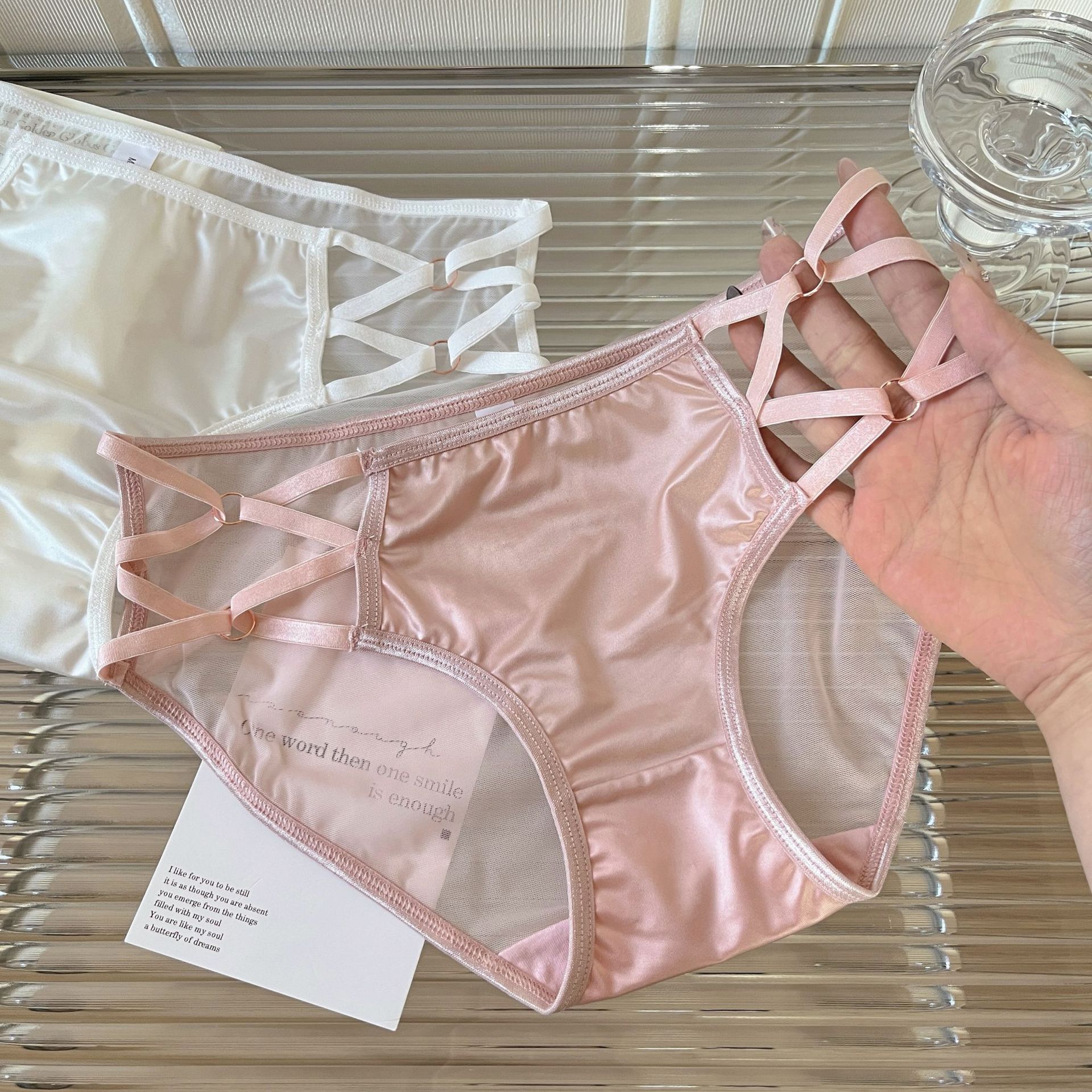 Amado por el oro * Nuevo sexy puro estilo de ropa interior de estilo francés satén hueco cruzado de correa de mujer