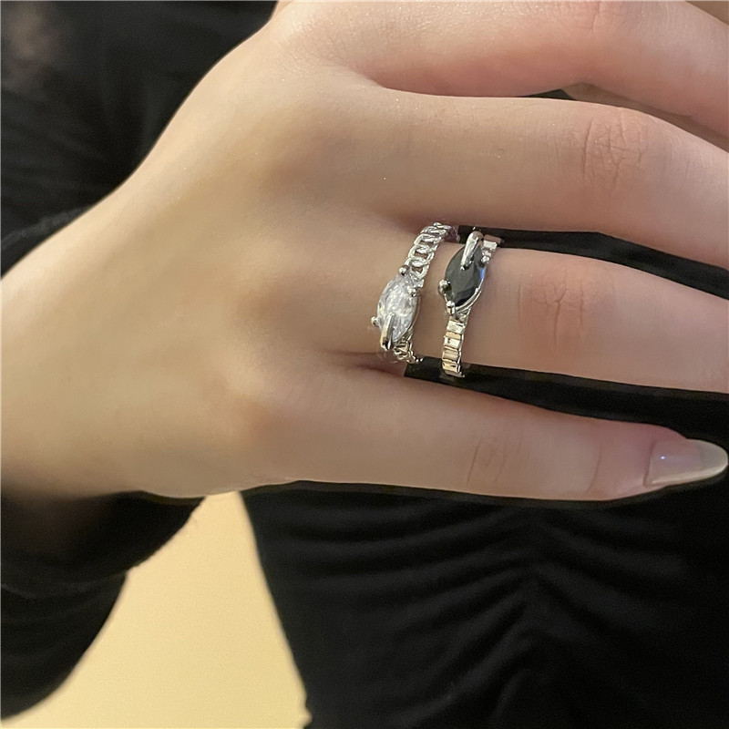 Fashion Geometric Double Black White Diamond Open Ring Wholesale Nihaojewelry display picture 5