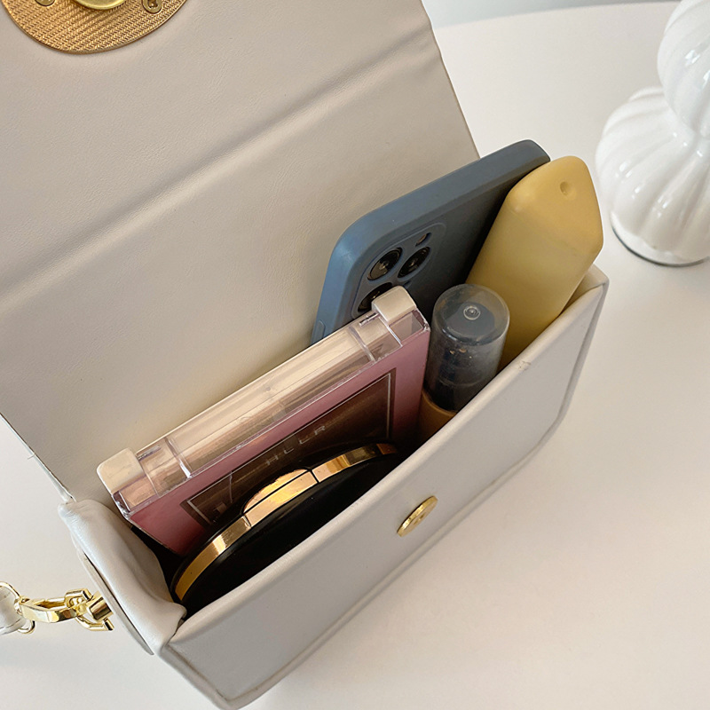 Liten firkantet bag 2024 tidlig på våren ny stil skulder bærbar crossbody preget stor kapasitet mote fabrikk varer engros utenrikshandel kryss_voghion.com