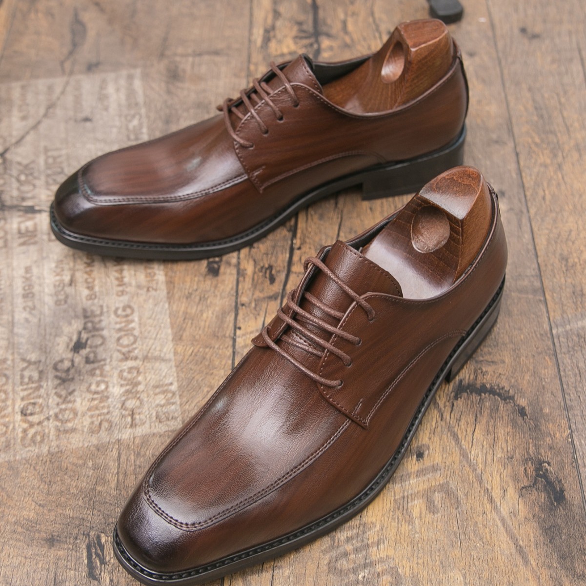 Comercio exterior al por mayor estilo británico puntiagudo zapatos de cuero hechos a mano ropa formal de negocios zapatos de novio de boda zapatos casuales de hombre image 4