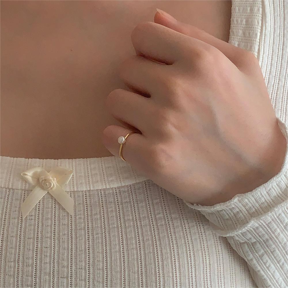 2g Weight 18K Gold Plated Plating Material Pearl Inlay Material Open Rings Classification Adjustable Ring Size 1 Piece Quantity Daily Occasion 925 Sterling Silver Material Geometric Pattern All Seasons Season Women's Gender Inlay Design Simple Style Style 18K Gold Plated 925 Sterling Silver Pearl Geometric Open Rings 925 Sterling Silver Rings 1
