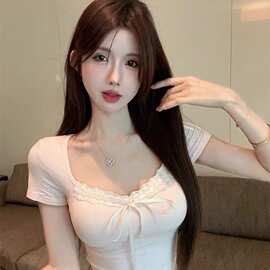 别致甜辣妹修身短款绝美蕾丝方领上衣设计感小众短袖恤女夏