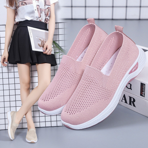 Sports shoes for women in the summer, lightweight slip-on slip-ons for women, fly-woven soft-soled casual shoes for women, hollow breathable mesh shoes
