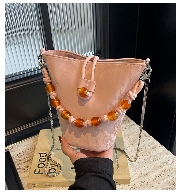 Women's Small Pu Leather Solid Color Basic Classic Style Lock Clasp Bucket Bag display picture 1