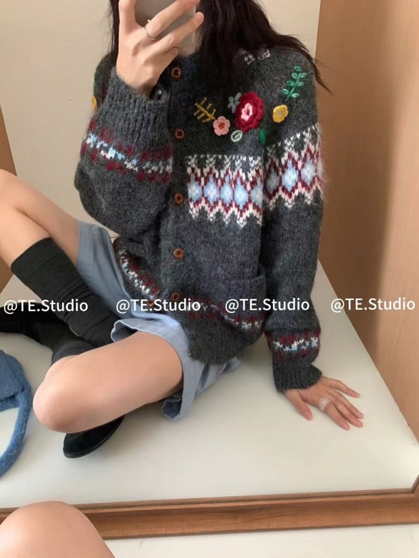 复古费尔岛立体花朵毛衣外套女秋冬季2025新款减龄学院风针织开衫|undefined