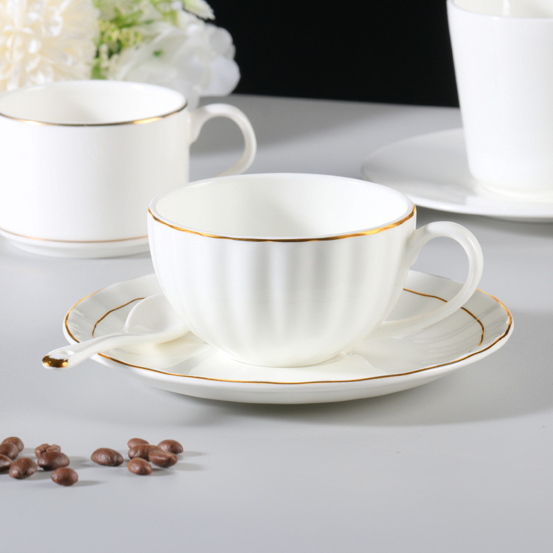 Juego de tazas de café de porcelana de hueso de Phnom Penh, pequeña cerámica de lujo, tazas y platos británicos, hotel, electrodomésticos de café americano de estilo europeo, comercial