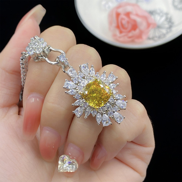 One size elegant ring with zircon