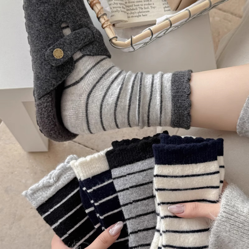 I Love Stripes so Much~ Ins Style Wool Socks with Contrasting Colors, Simple Versatile Lace Striped Slouch Socks