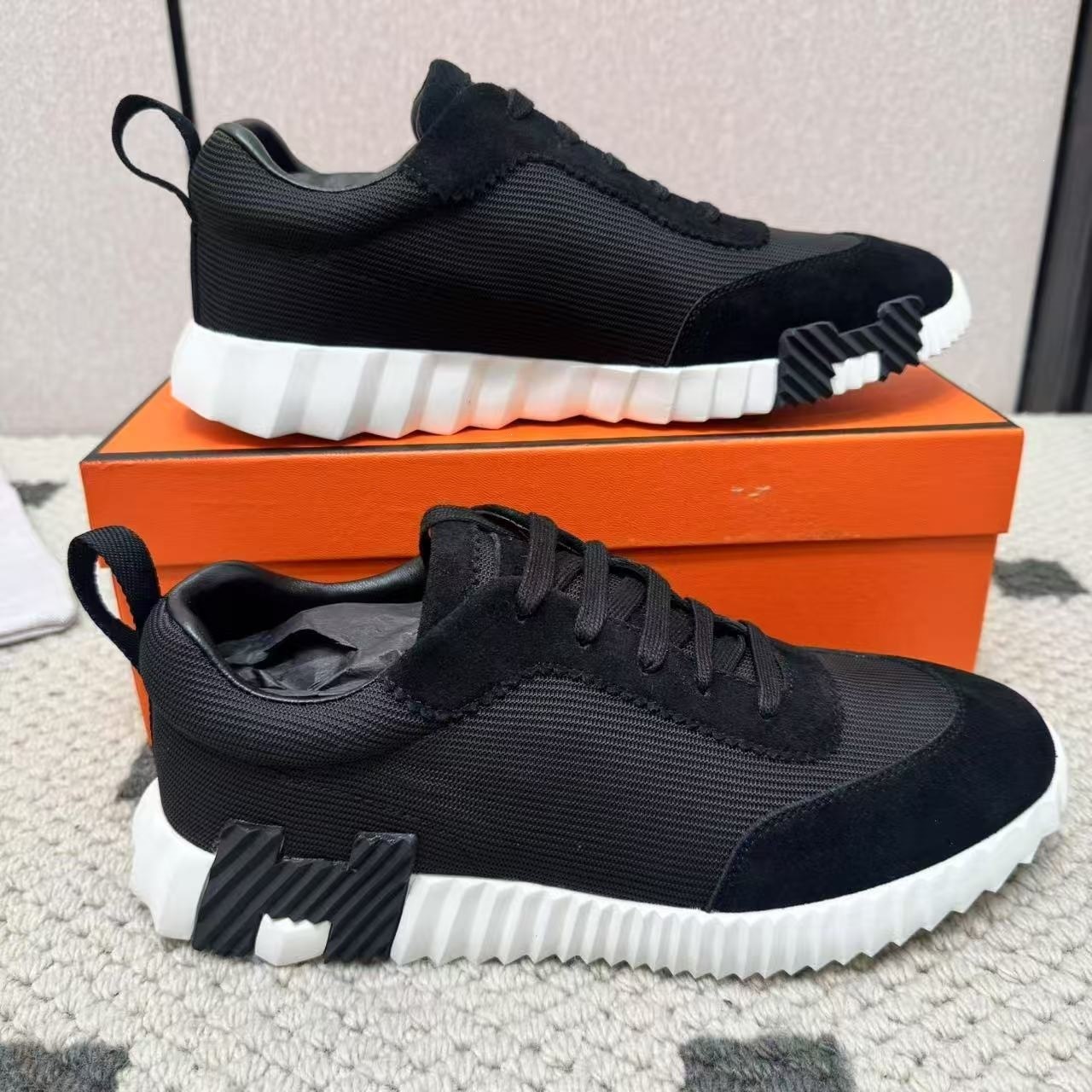 23 / 35
