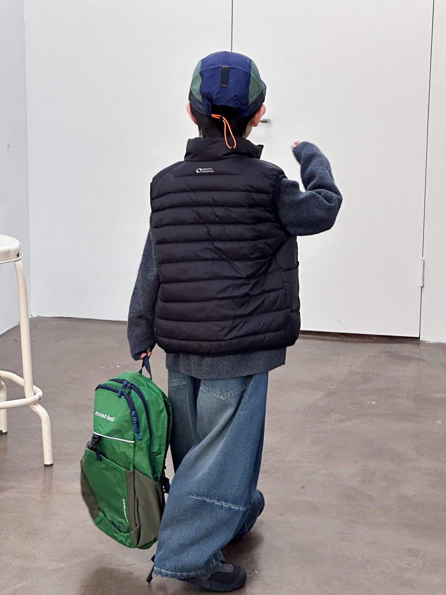 McCarthy ropa infantil para niños chaleco de pluma 2025 nuevo invierno para niños de tamaño mediano 90 clip de caballo casuales de caballo blanco