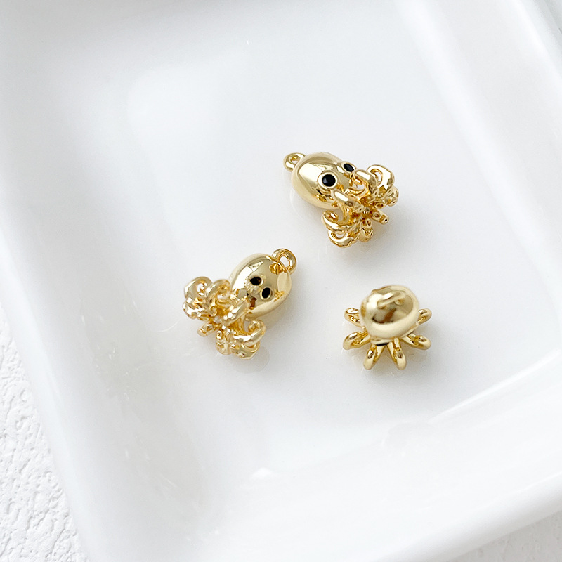 4g Weight Pendant Jewelry Making Type 18K Gold Plated Plating Material DIY Jewelry Accessories Classification 1 Piece Quantity Copper Material Starfish, Dolphin Pattern Plating Design Retro, Marine Style Style 1 Piece Copper 18K Gold Plated Starfish Dolphin Pendant 6