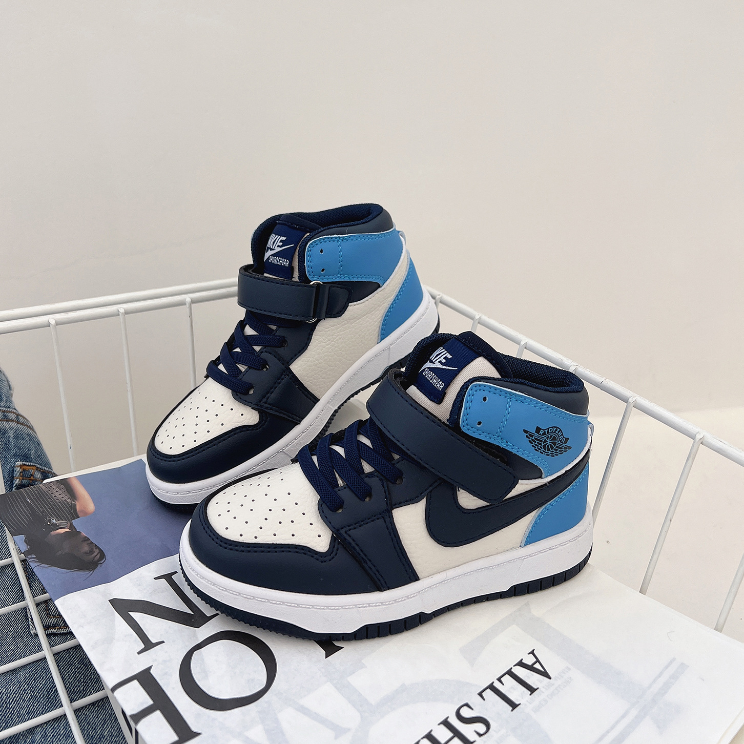 Summer's new children's blue a j high-top board shoes for boys and girls, fashionable casual shoes for children in autumn 2022