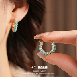 耳环;项链;手链