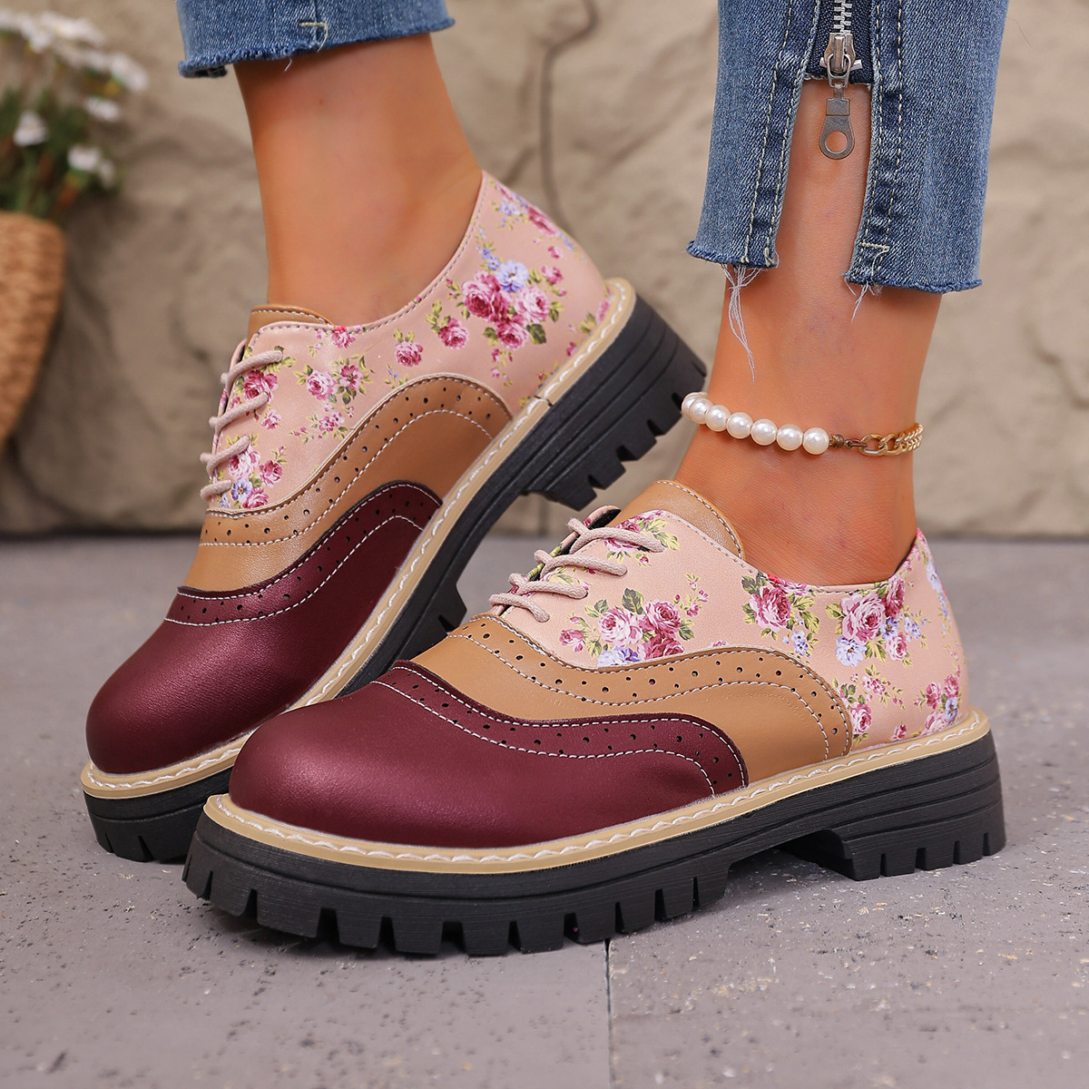 Thick Heel Floral Lace-Up Large Size Brogue Shoes for Women 2025 Autum Color Matching Round Toe Loafers Low-Top Shoes Export 43