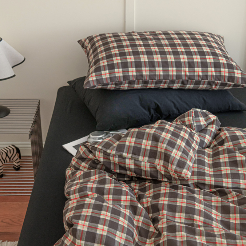 Cross-Border Ins-Style Contrasting Color Plaid Dark Minimalist Homestay Student Dormitory Soft and Comfortable Skin-Friendly Three or Four-Piece Set