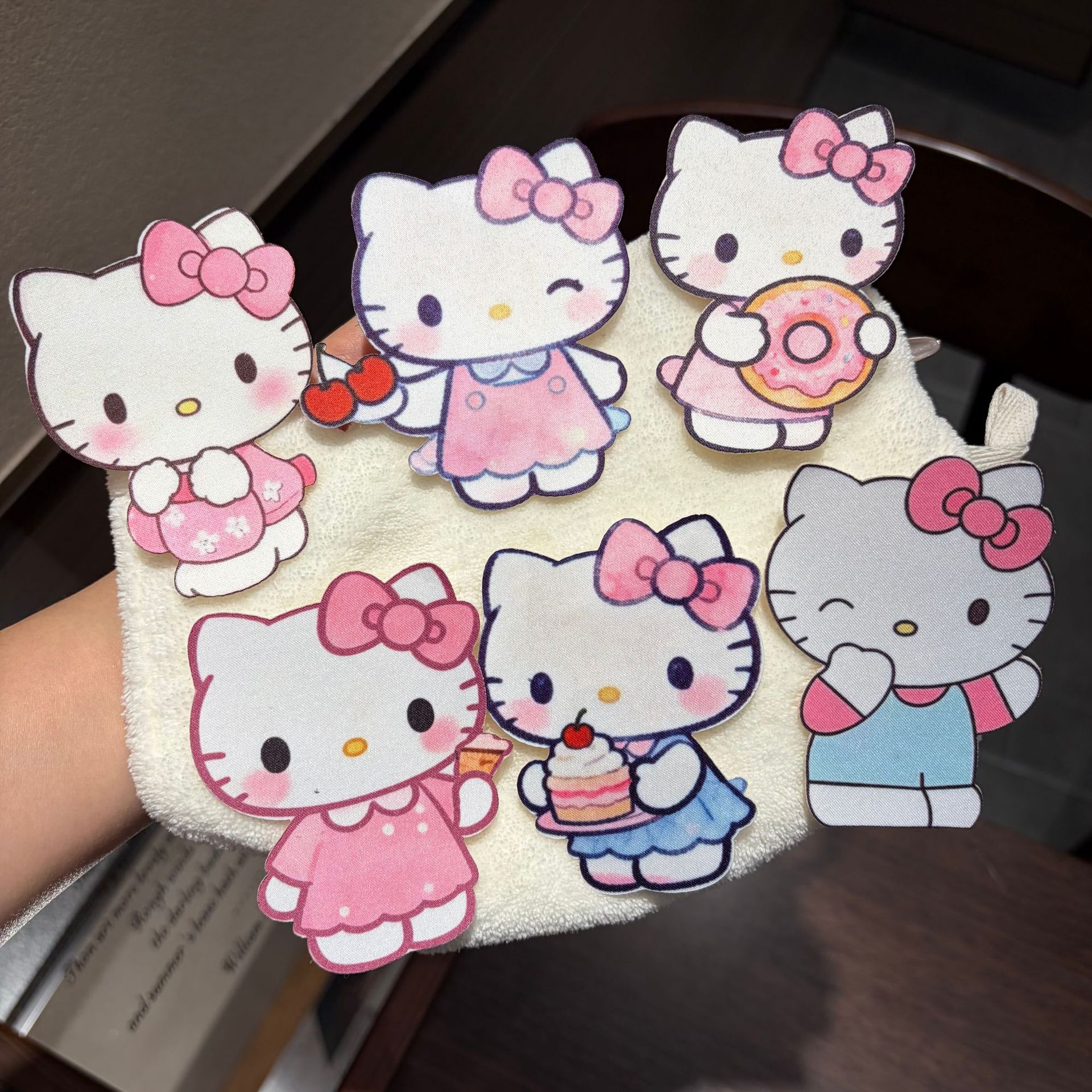 Cute and Fresh Hair Styling Tool 2026 New Model for Tidying up Stray Hair, Seamless Magic Tape for Bangs and Back of Head, Cat Design