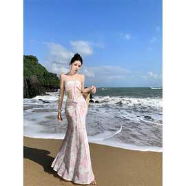新品 碎花挂脖抹胸吊带连衣裙粉色新款套装女夏二件套度假风长裙