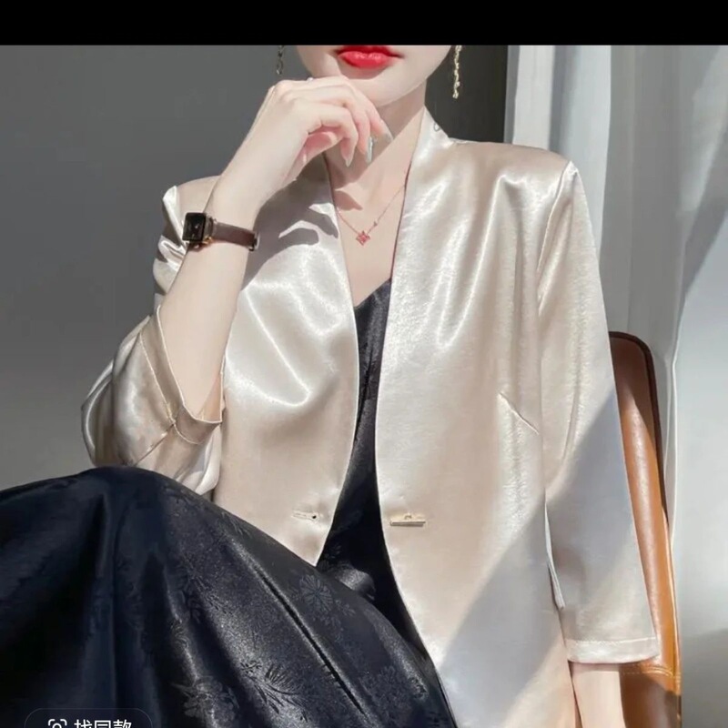 2025 Blazer for Petite Individuals, Simple Glossy Casual Satin Top, Three-Quarter Sleeve Suit Jacket