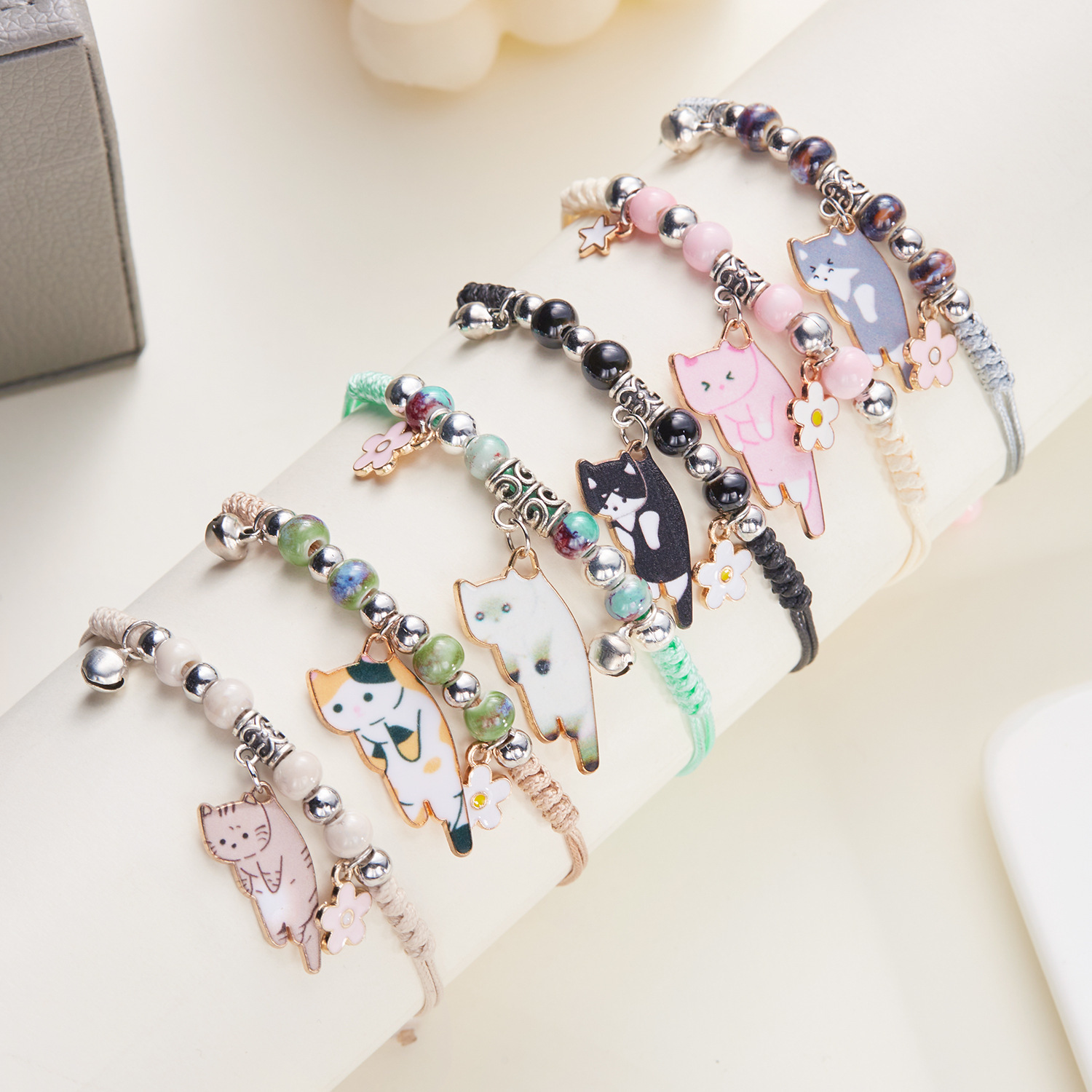 Elegante geweven armband voor dames met kat design sieraden_voghion.com