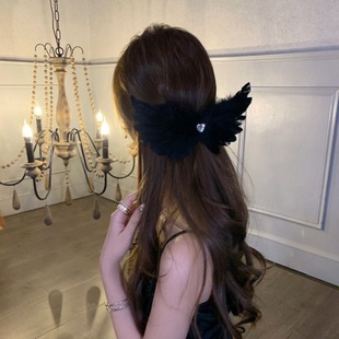 �ﶬ���ɰ�ɫ��ë���l�AŮ�����Շ��а����L�l������X�װl��