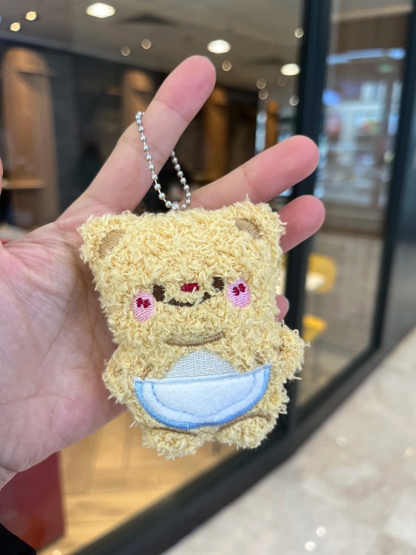 ネットで話題のチェリーパピーぬいぐるみキーホルダー、飾り、靴や服のアクセサリー、ブローチ、ペンダント|undefined