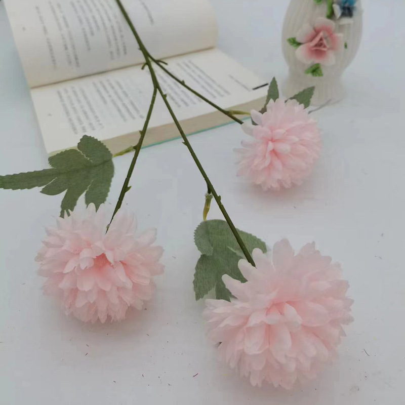 복숭아색