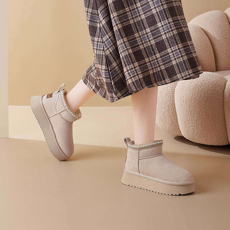 Botas de nieve para mujeres, 2025 nuevas botas de invierno de lana gruesas, muffins gruesas, zapatos de algodón.