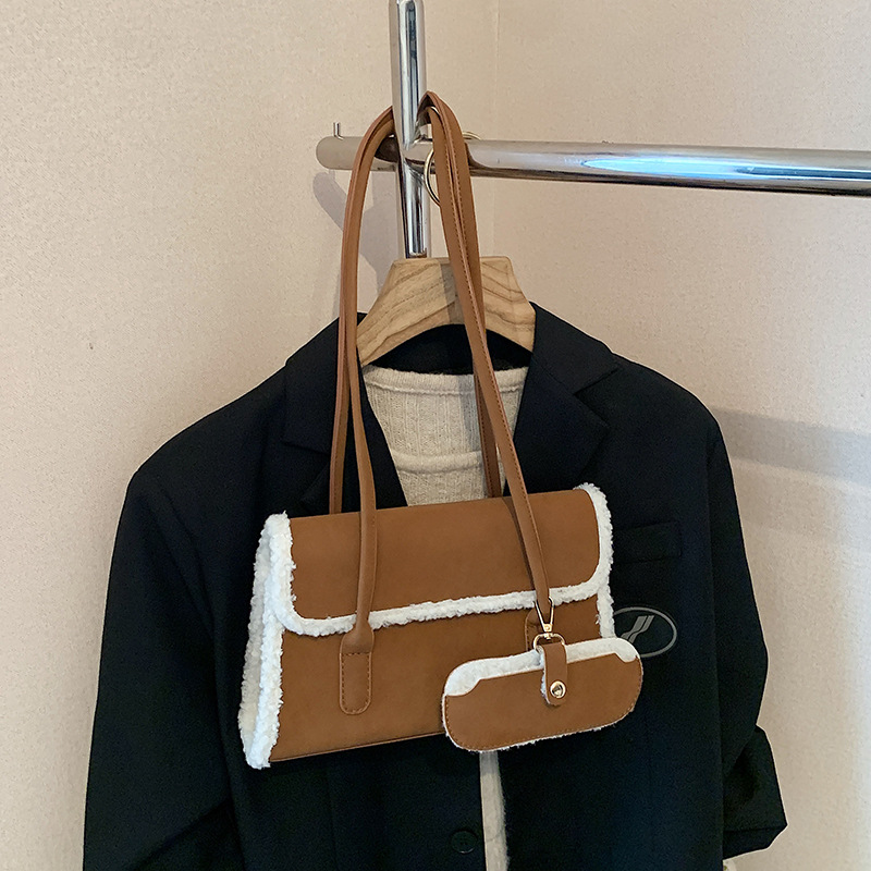 Borsa a tracolla piccola e quadrata, versatile e dal design retrò di nicchia, con un tocco di eleganza, stile college, da donna, capiente e con inserti._voghion.com